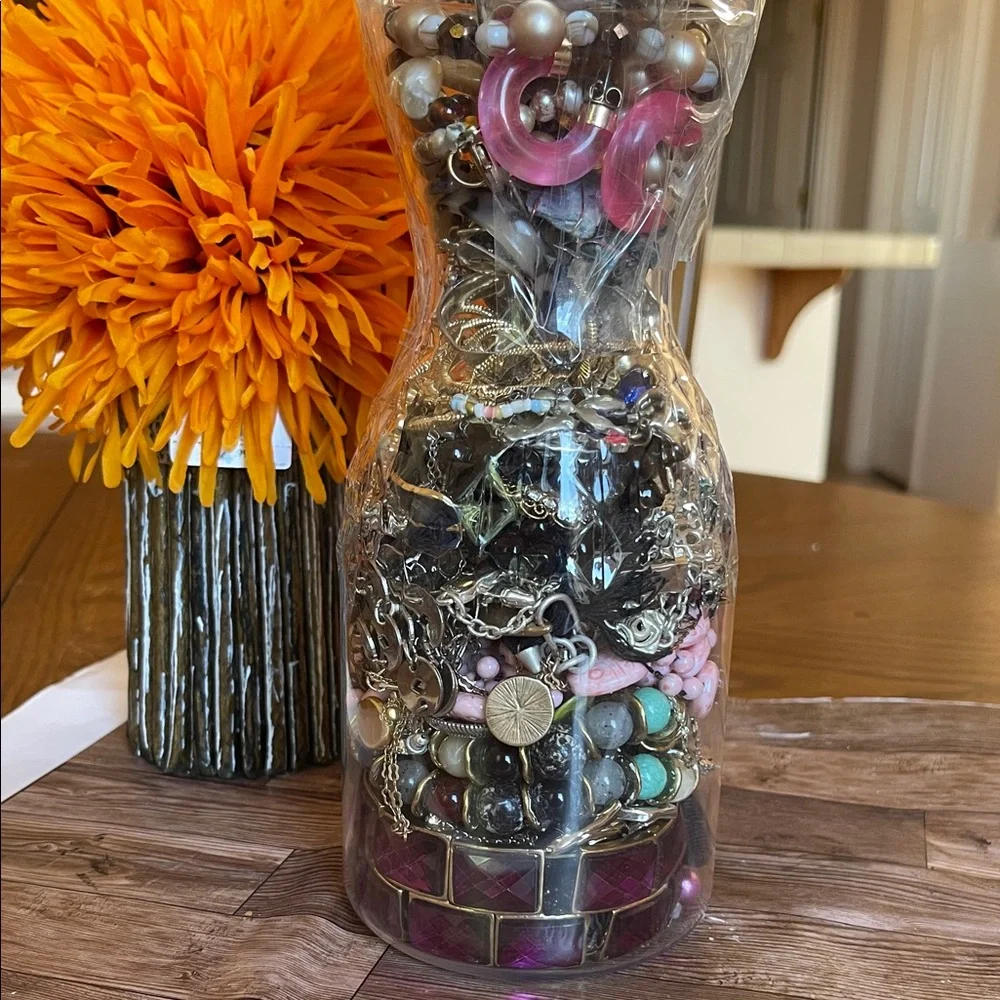 Mistery Jewerly Jar - Picture 3 of 5